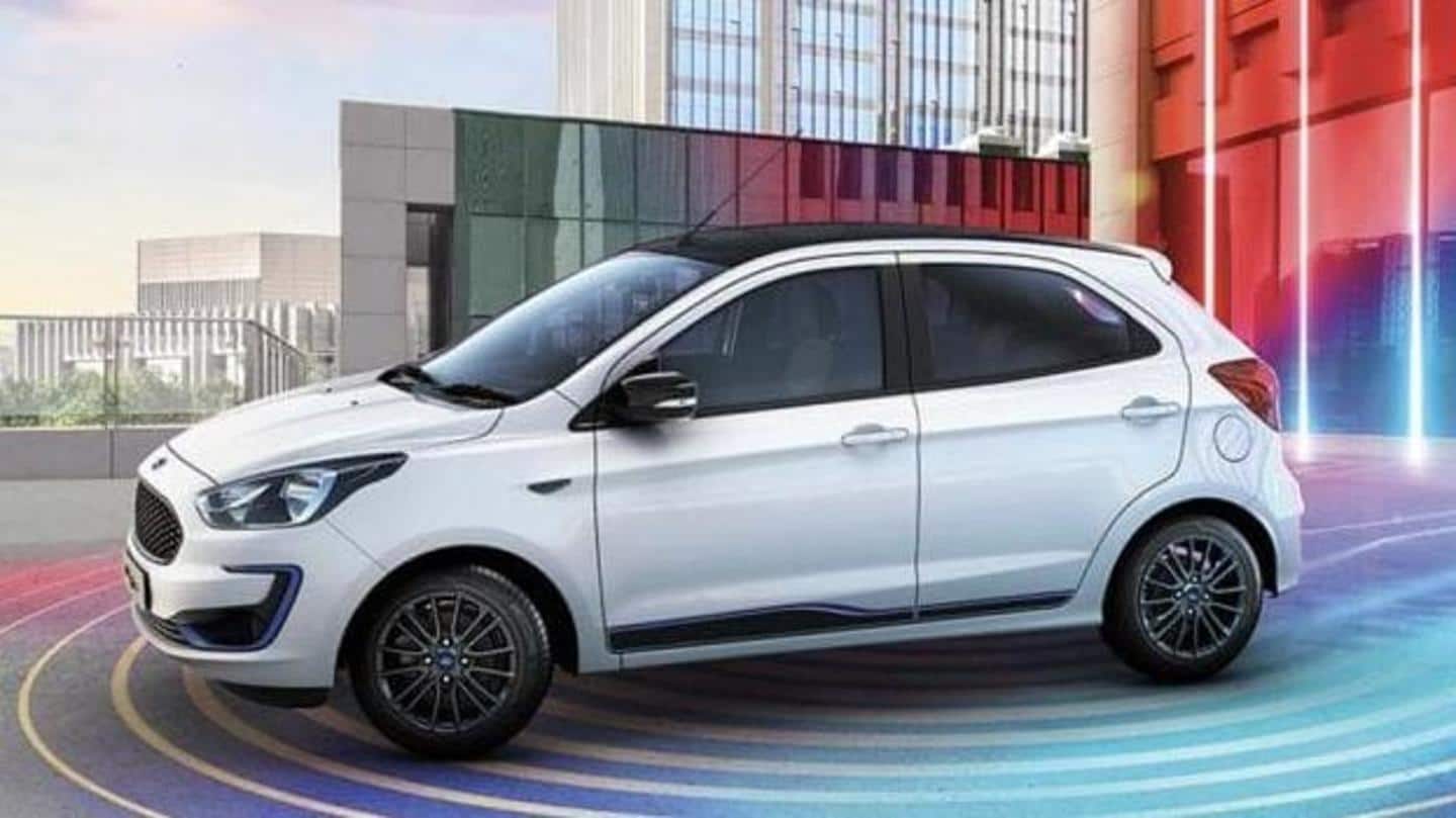 The car sports adjustable headlights and 15-inch alloy wheels The car sports adjustable headlights and 15-inch alloy wheels