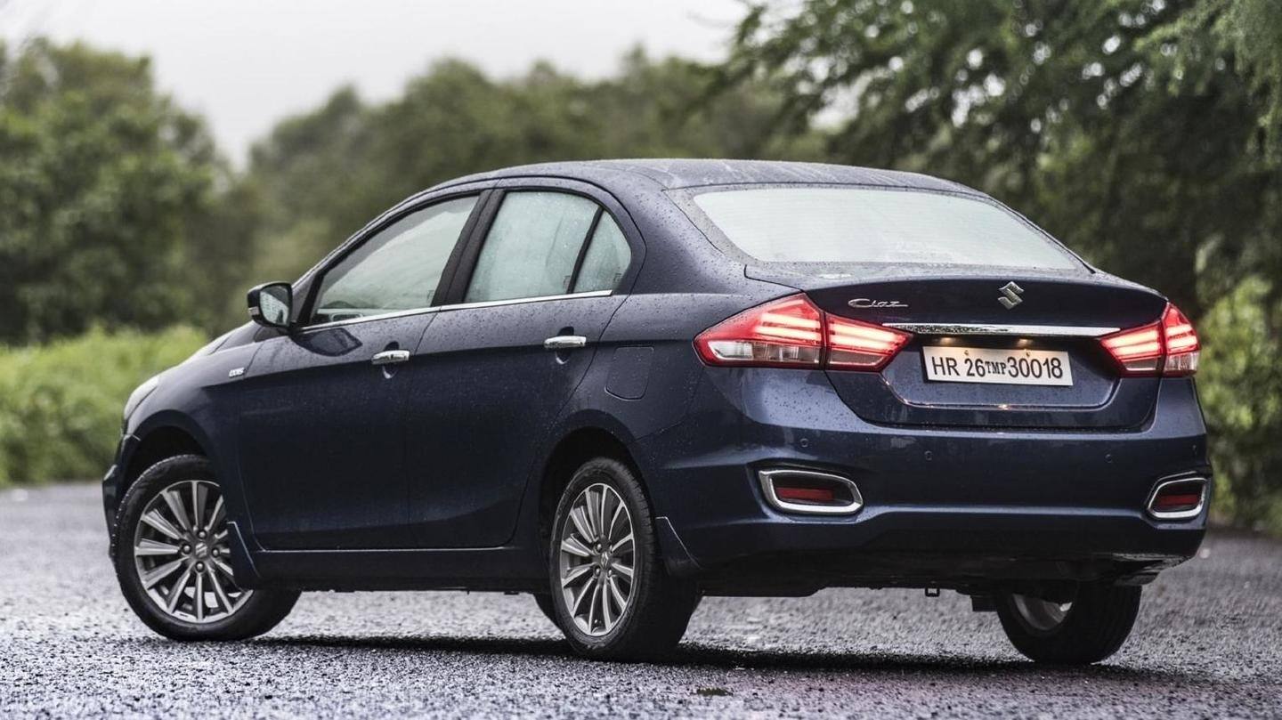 The car has LED headlights and 16-inch wheels The car has LED headlights and 16-inch wheels