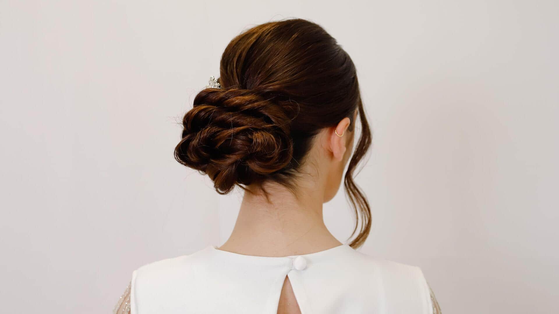 How to style your hair with bobby pins