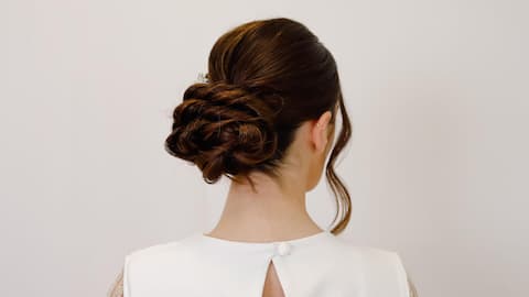 How to style your hair with bobby pins
