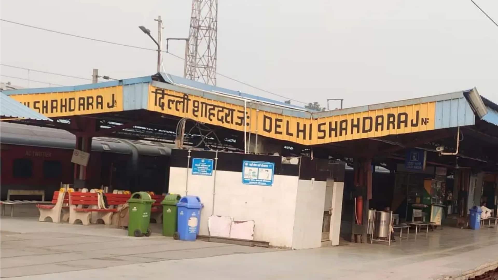 Delhi man chases phone snatcher onto tracks, crushed by train