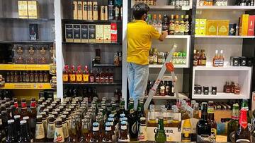 Show-cause notice to liquor store for flouting COVID-19 guidelines