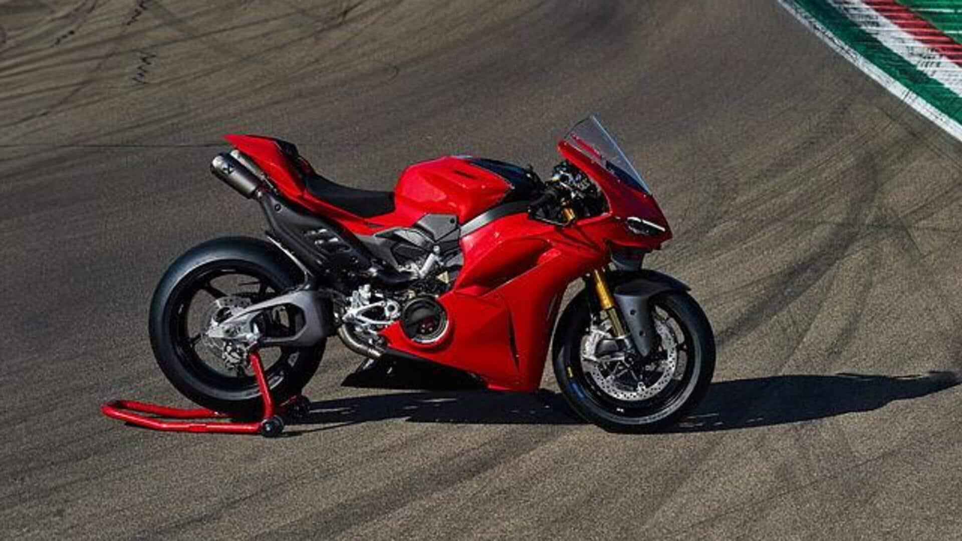 Ducati Panigale V4S gets carbon makeover with 2 special trims