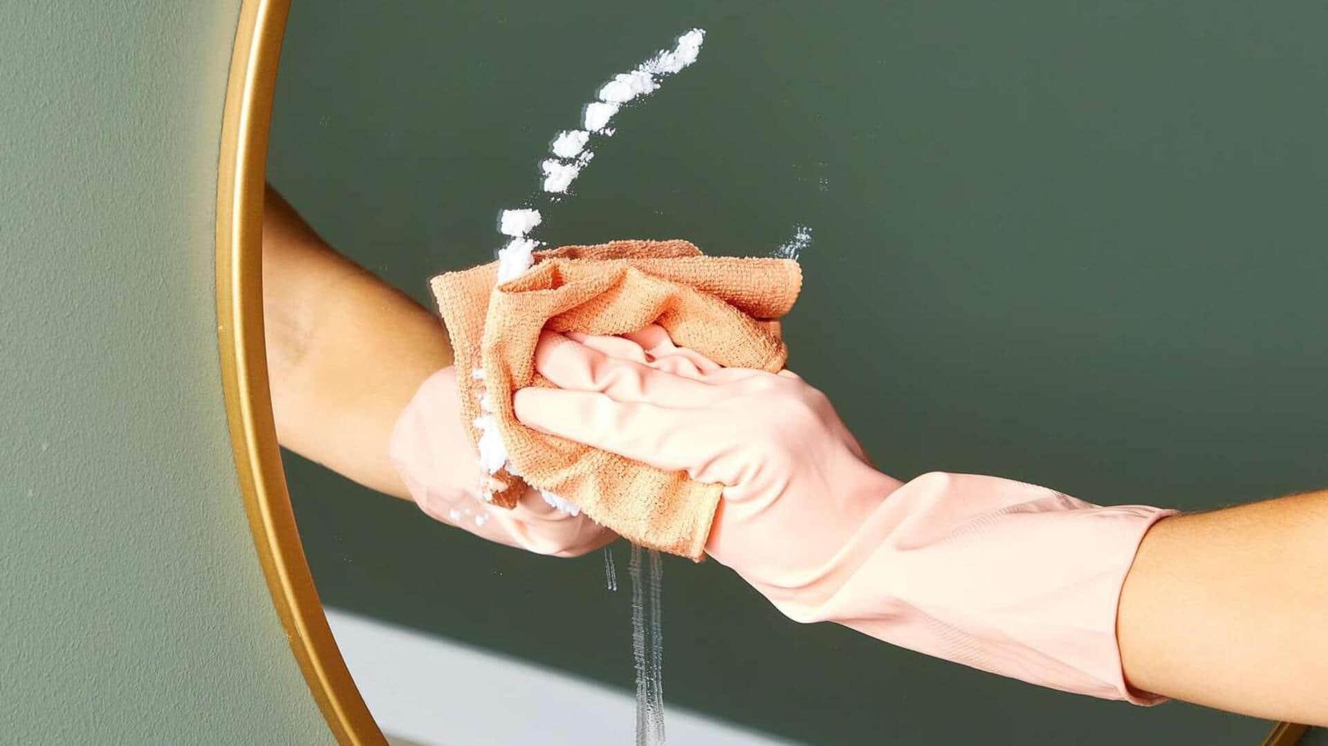 Clean mirrors with these ingredients found easily at home