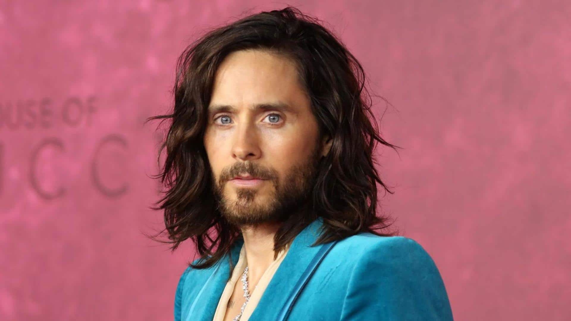 Jared Leto climbs Berlin hotel without harness, leaves netizens shocked