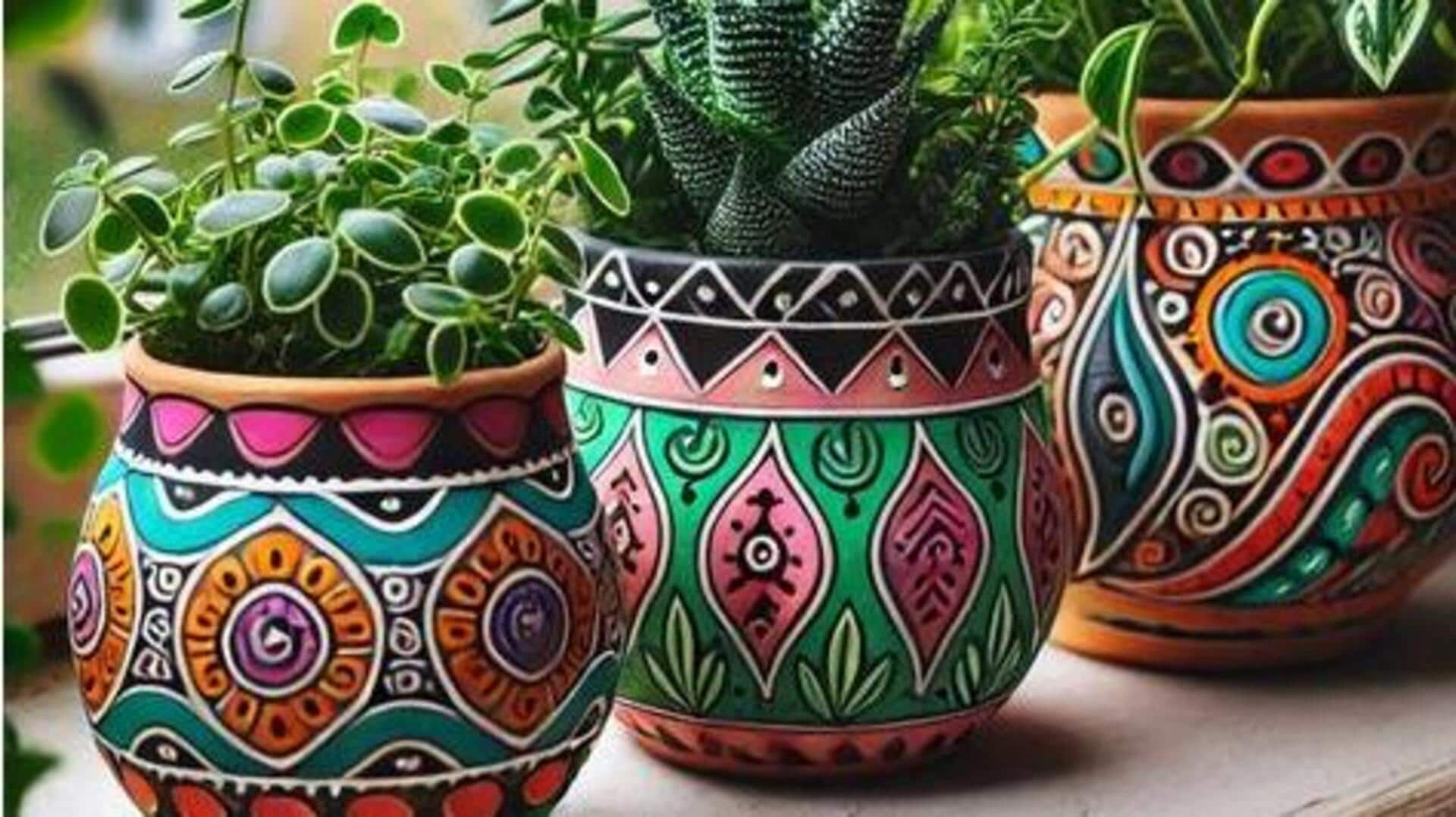 How to paint terracotta pots with geometric designs 