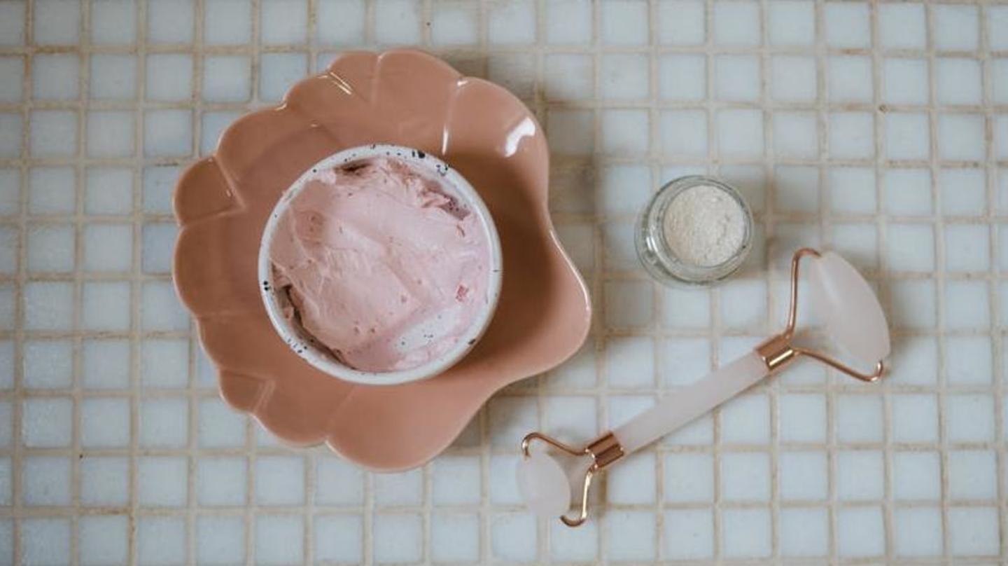 Gently scrub off your skin with gram flour and yogurt Gently scrub off your skin with gram flour and yogurt