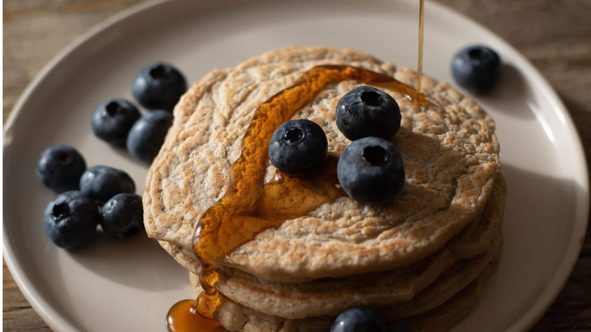 Want a quick breakfast? Try these oat pancakes