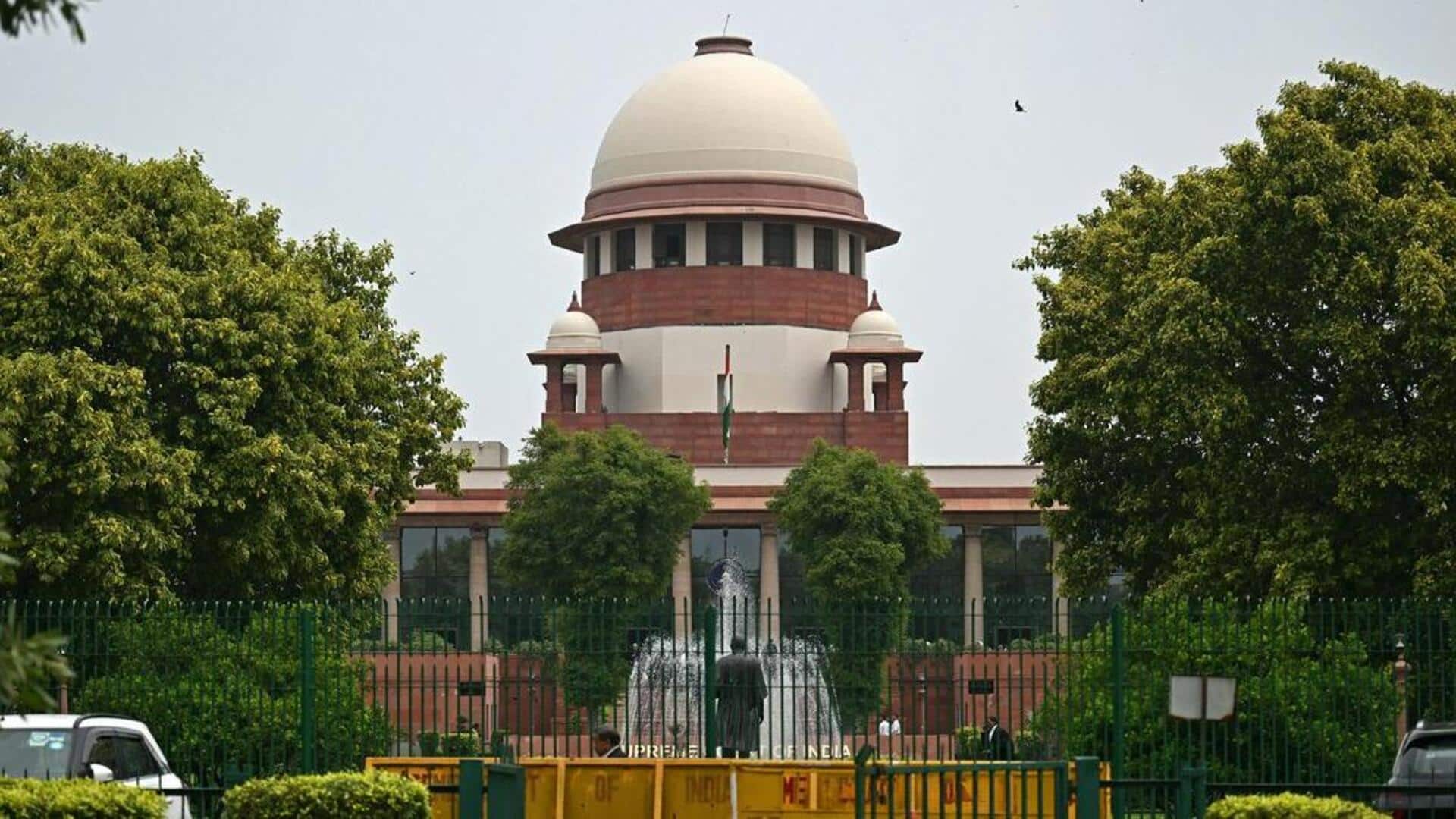 'Lawlessness if we don't intervene': SC issues notice to Mamata 