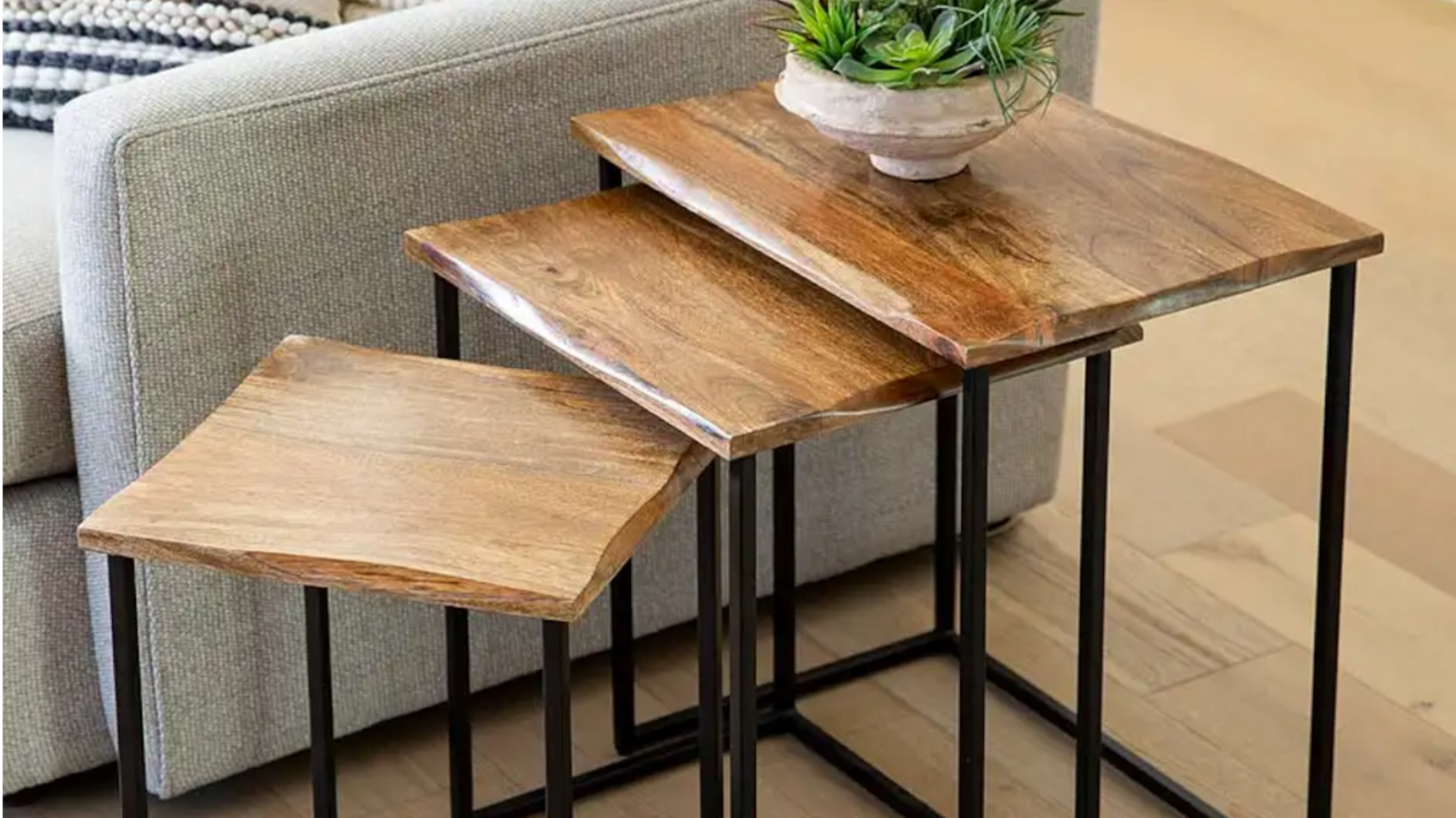 Ideas to arrange nesting tables creatively