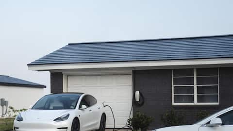 Tesla is reportedly discontinuing its solar roof tiles