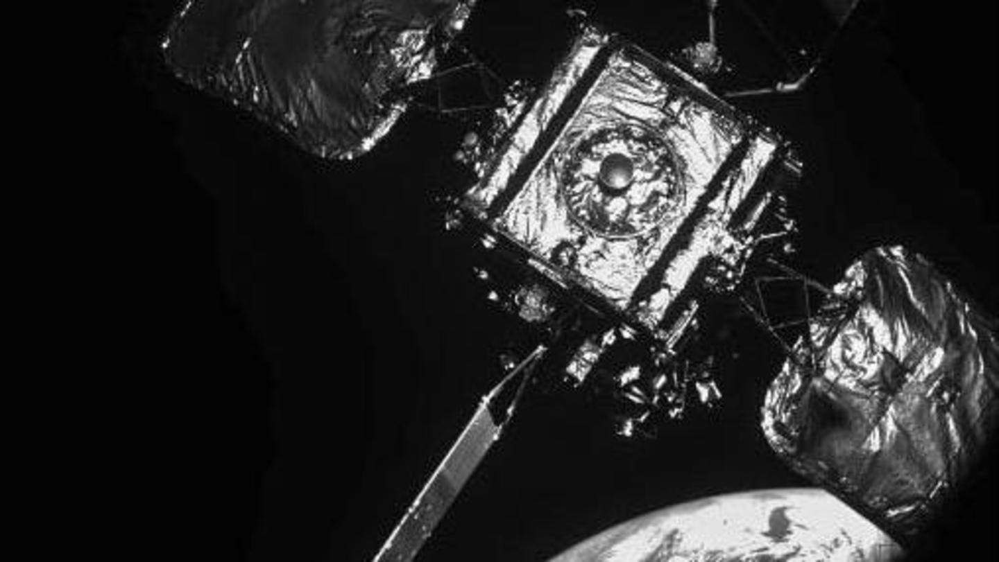 MEV-2 gave Intelsat's IS 10-02 a five-year service life extension MEV-2 gave Intelsat's IS 10-02 a five-year service life extension