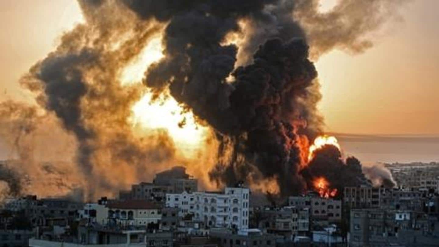 Israel strikes Gaza after Hamas fires 'balloon bombs'