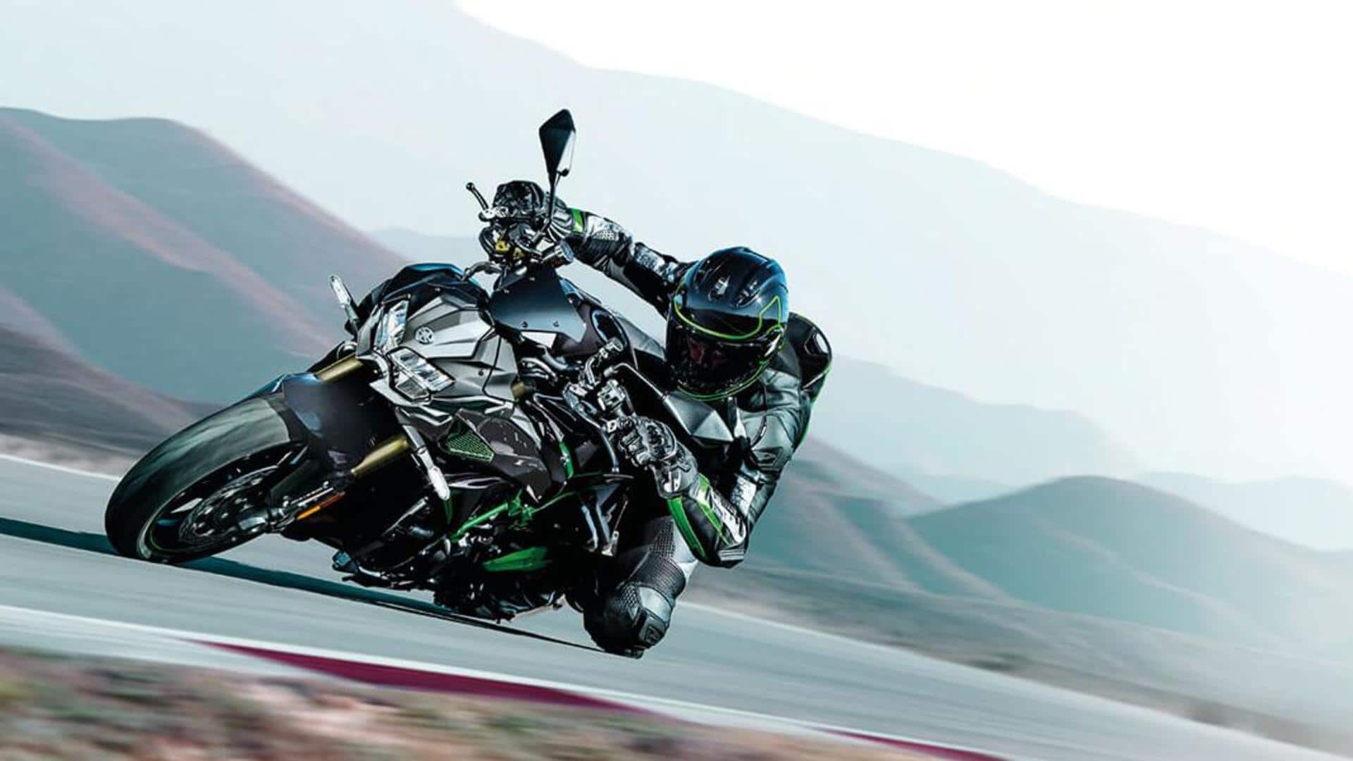 2025 Kawasaki Z H2, SE launched at ₹24 lakh