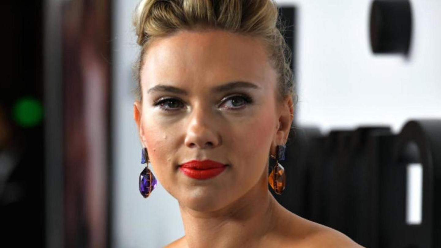 Scarlett Johansson faced 'sexist' remarks that 'bordered on sexual harassment' Scarlett Johansson faced 'sexist' remarks that 'bordered on sexual harassment'