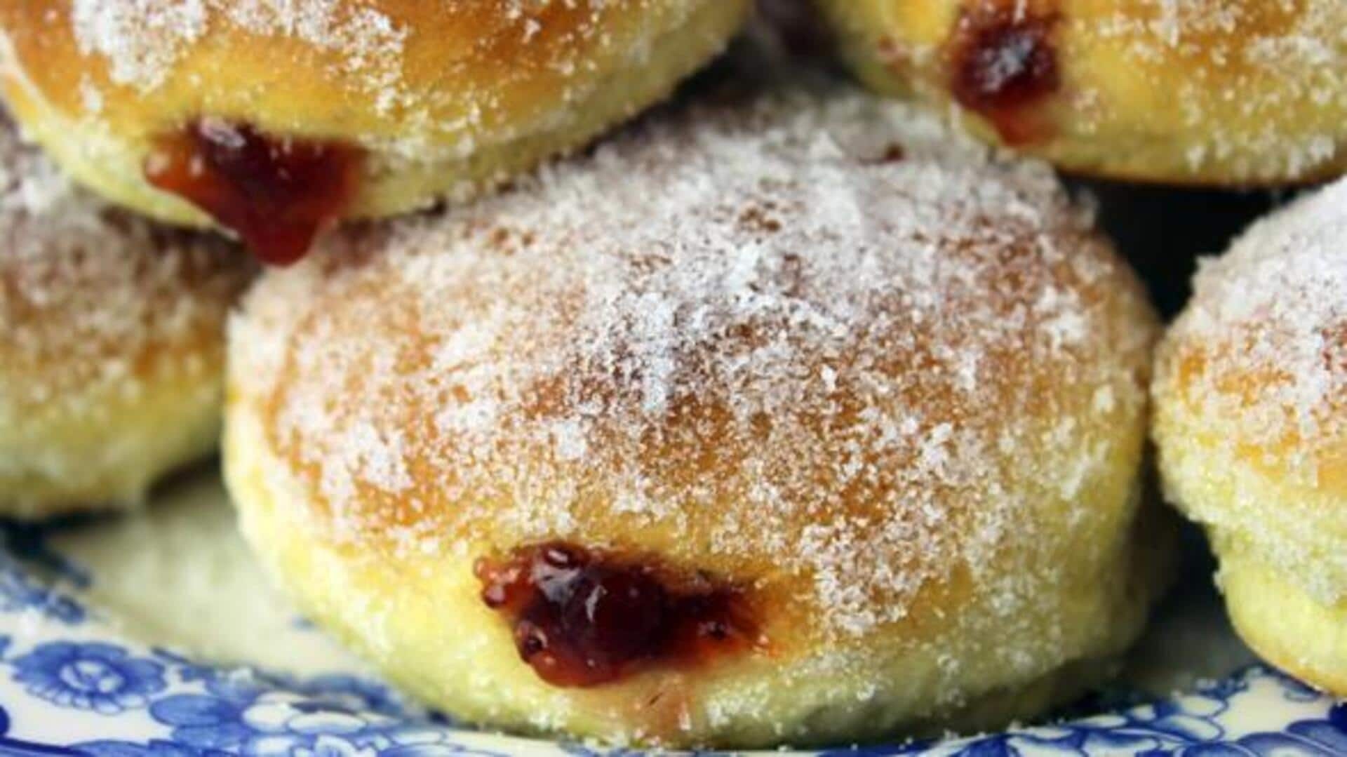 Try vegan Polish paczki berry recipe for a flavorsome day