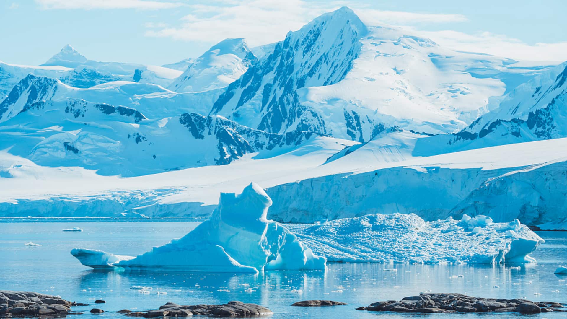 Antarctica's winter sea ice at its third-lowest level ever