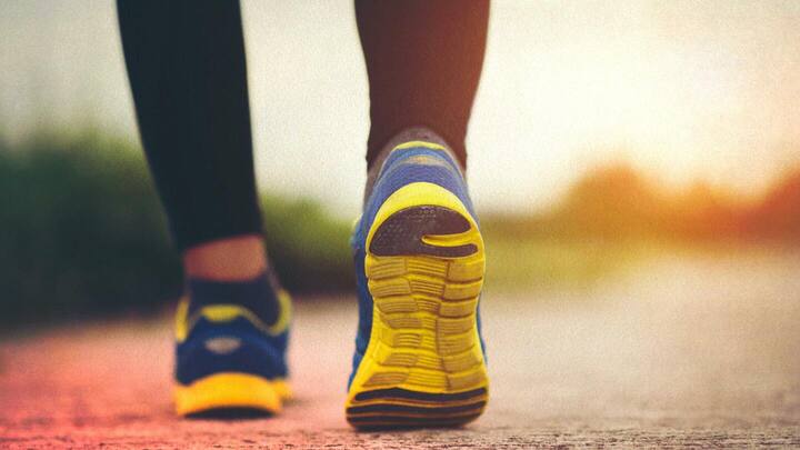 What is retro walking? 5 unexpected health benefits