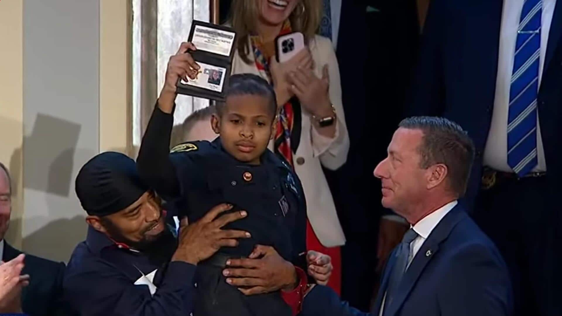 Trump makes 13-year-old cancer survivor an honorary Secret Service agent