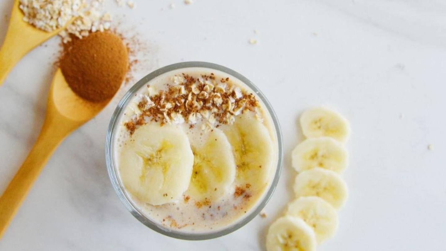 Quick vegan banana oatmeal: Serve and have it hot Quick vegan banana oatmeal: Serve and have it hot