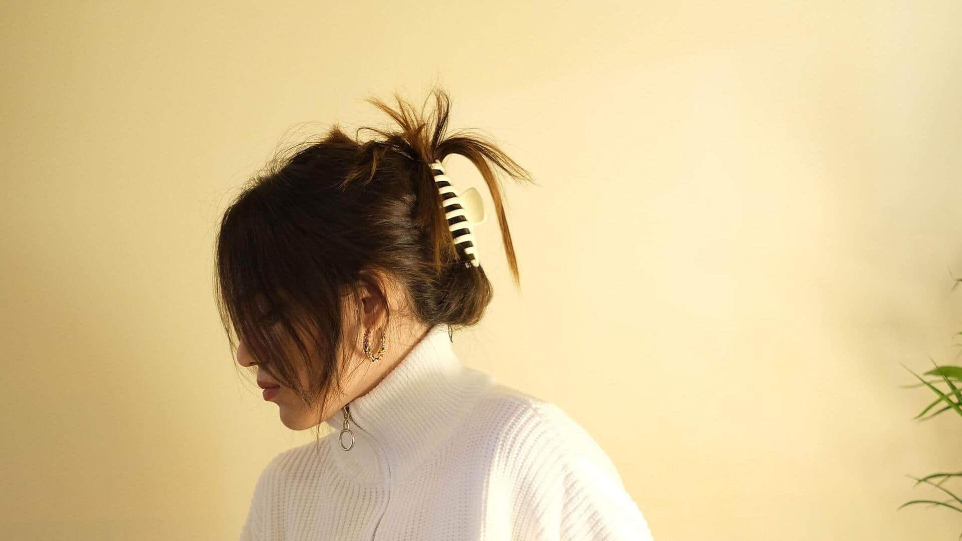 5 elegant hairstyles you can create with a claw clip