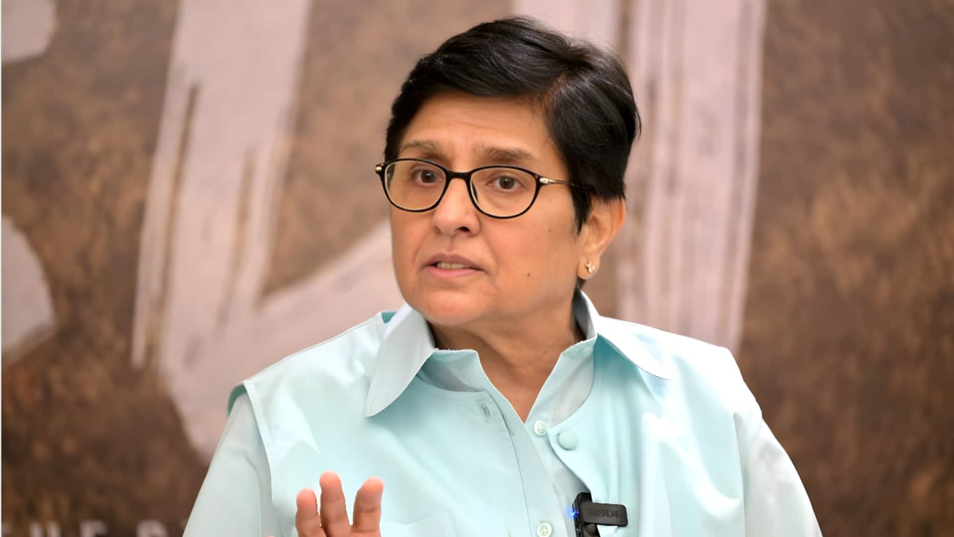 Kiran Bedi urges ban on air purifiers in government offices