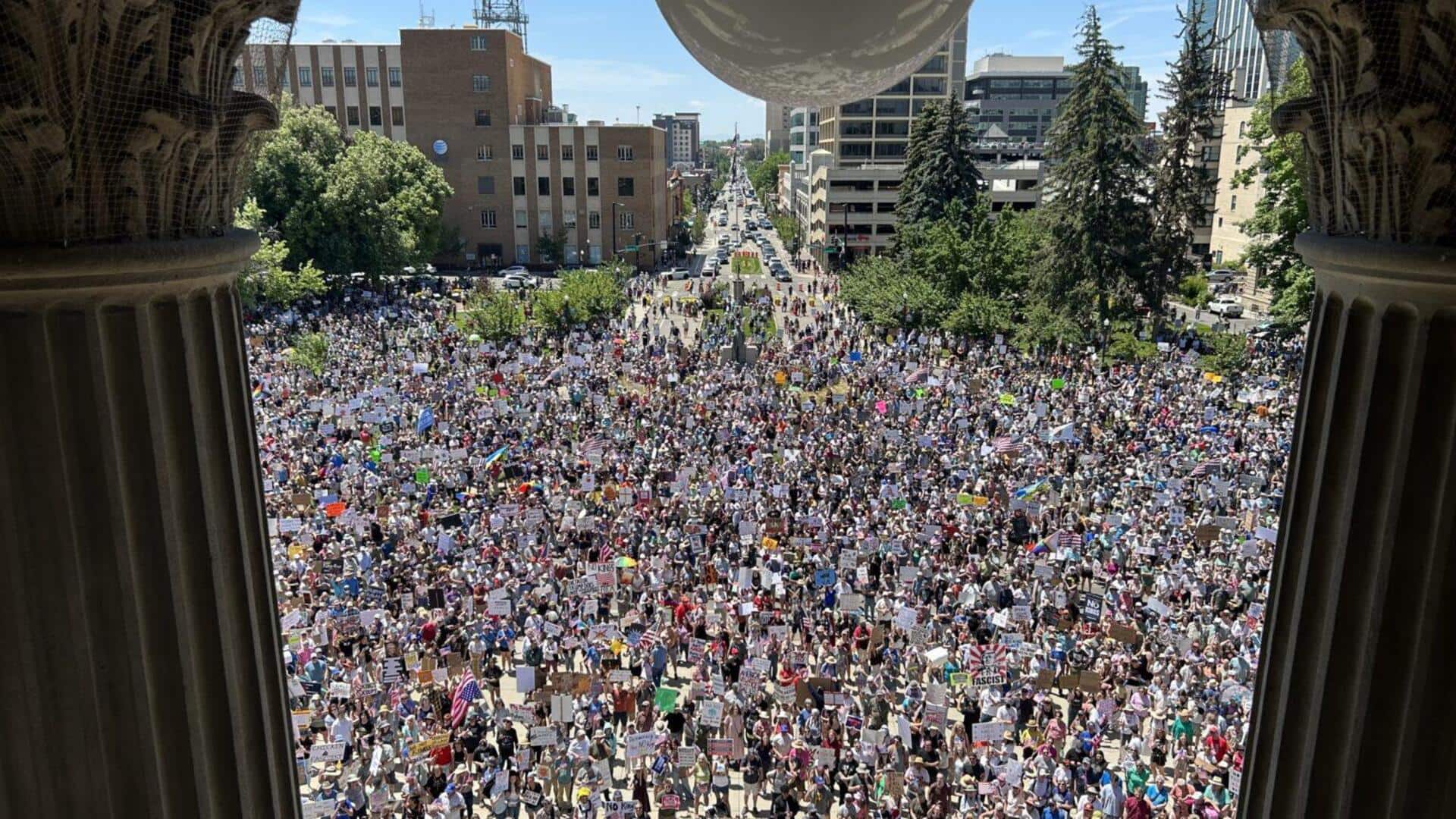 'No Kings': Protesters march in thousands against Trump's sweeping policies 'No Kings': Protesters march in thousands against Trump's sweeping policies