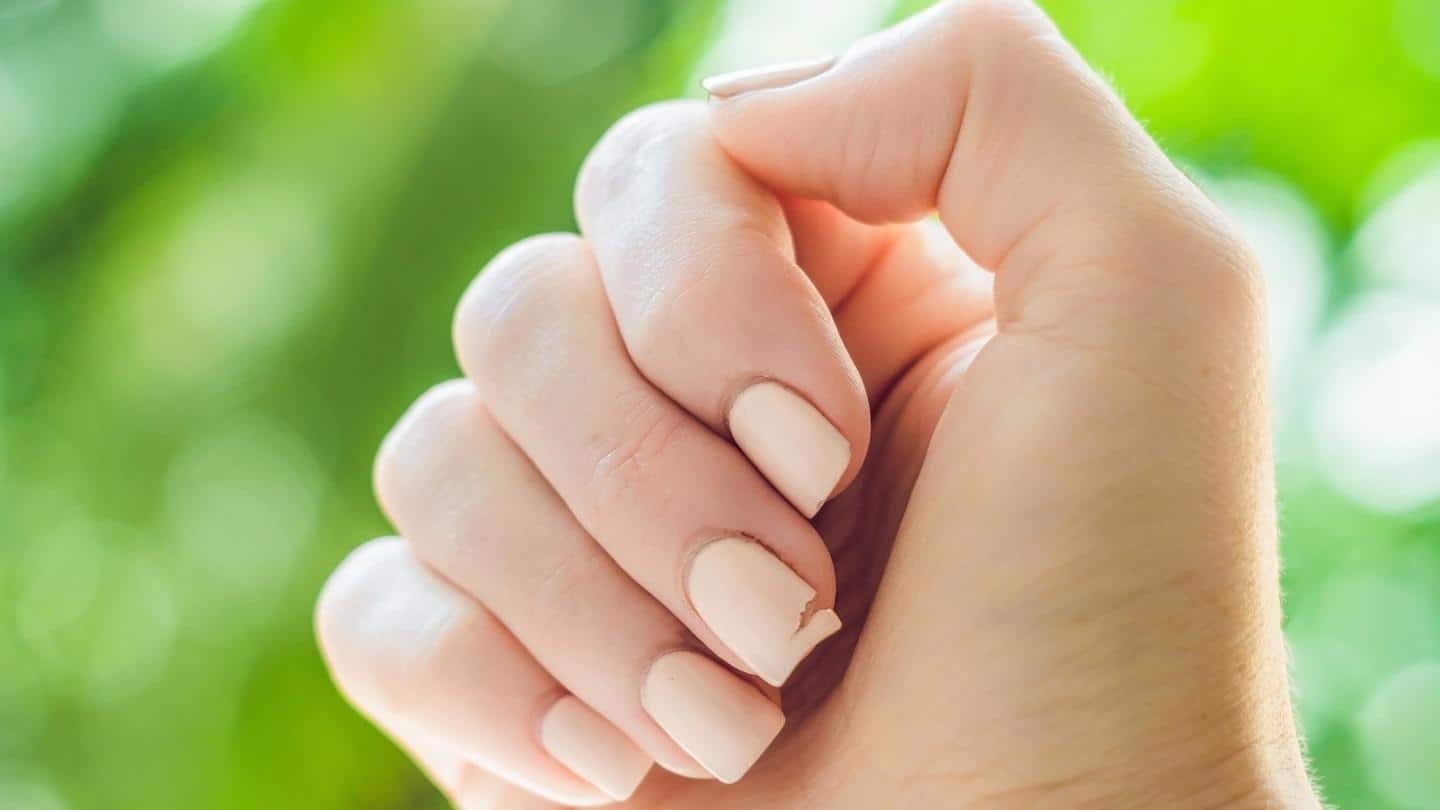 Easy tricks to fix a broken fingernail at home