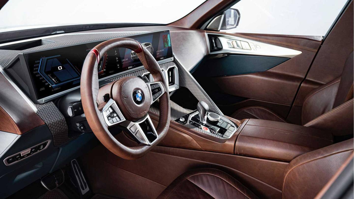 The vehicle gets ambient lighting and flat-bottom steering wheel The vehicle gets ambient lighting and flat-bottom steering wheel