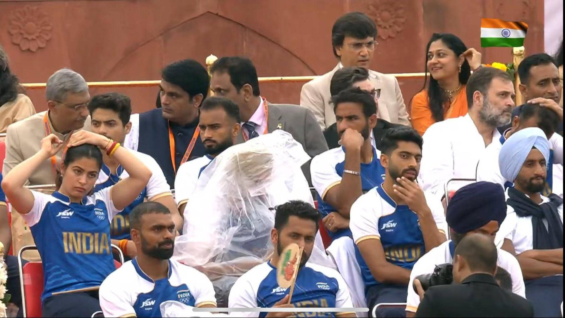 Rahul seated on second last row on I-Day, triggers debate 