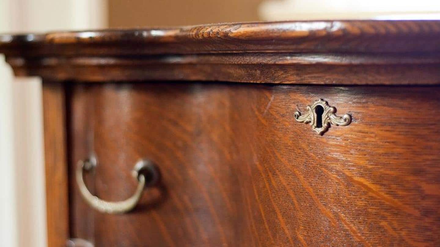 5 expert tips for buying antique furniture