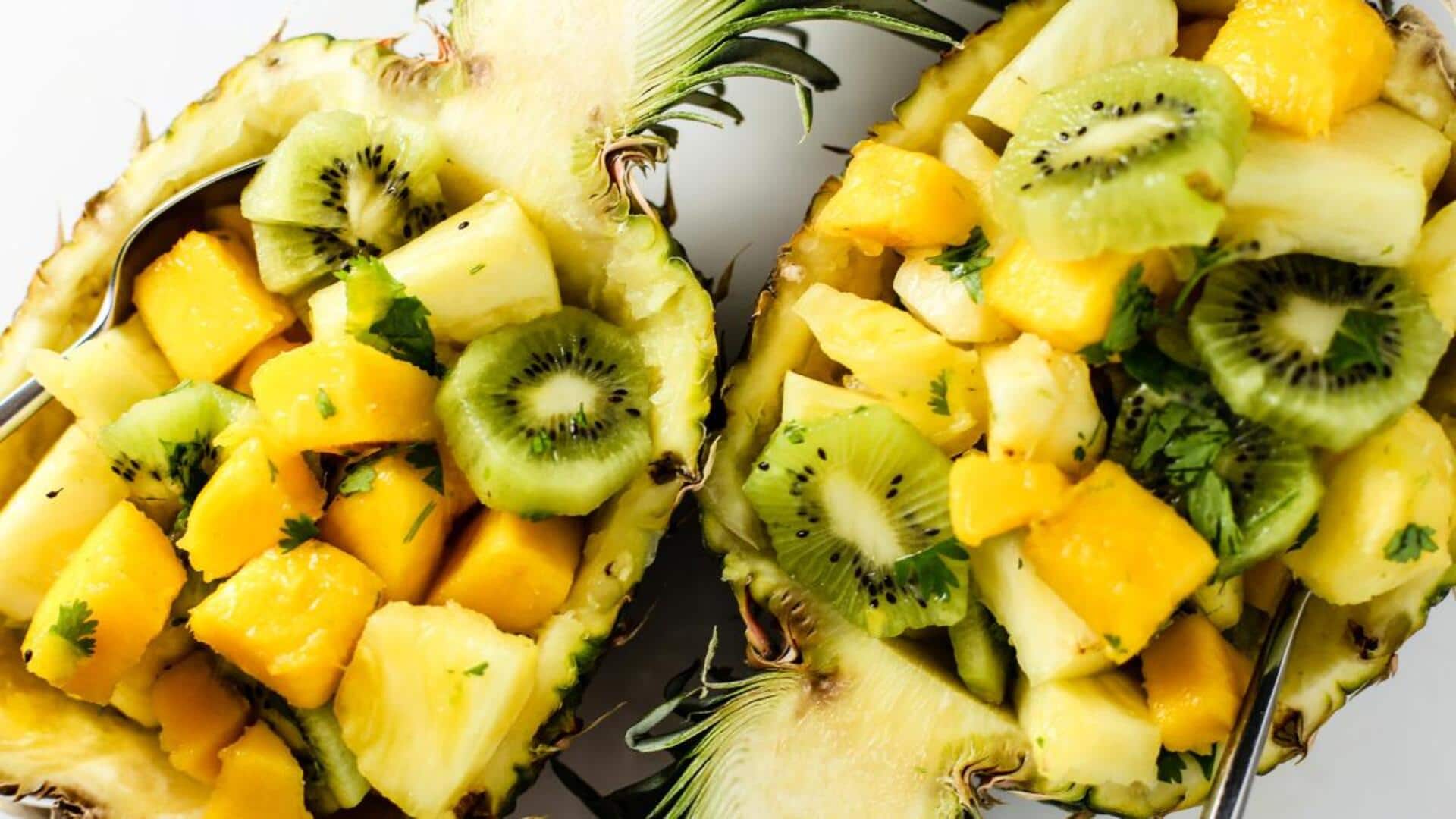 Pineapple v/s Kiwi: Which is the better vitamin C source?