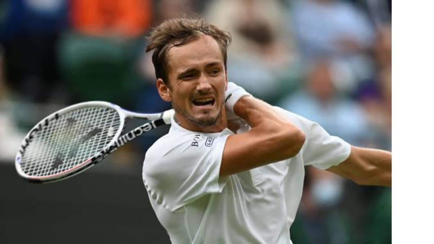 2021 Wimbledon: Daniil Medvedev overcomes Jan-Lennard Struff in hard-fought match