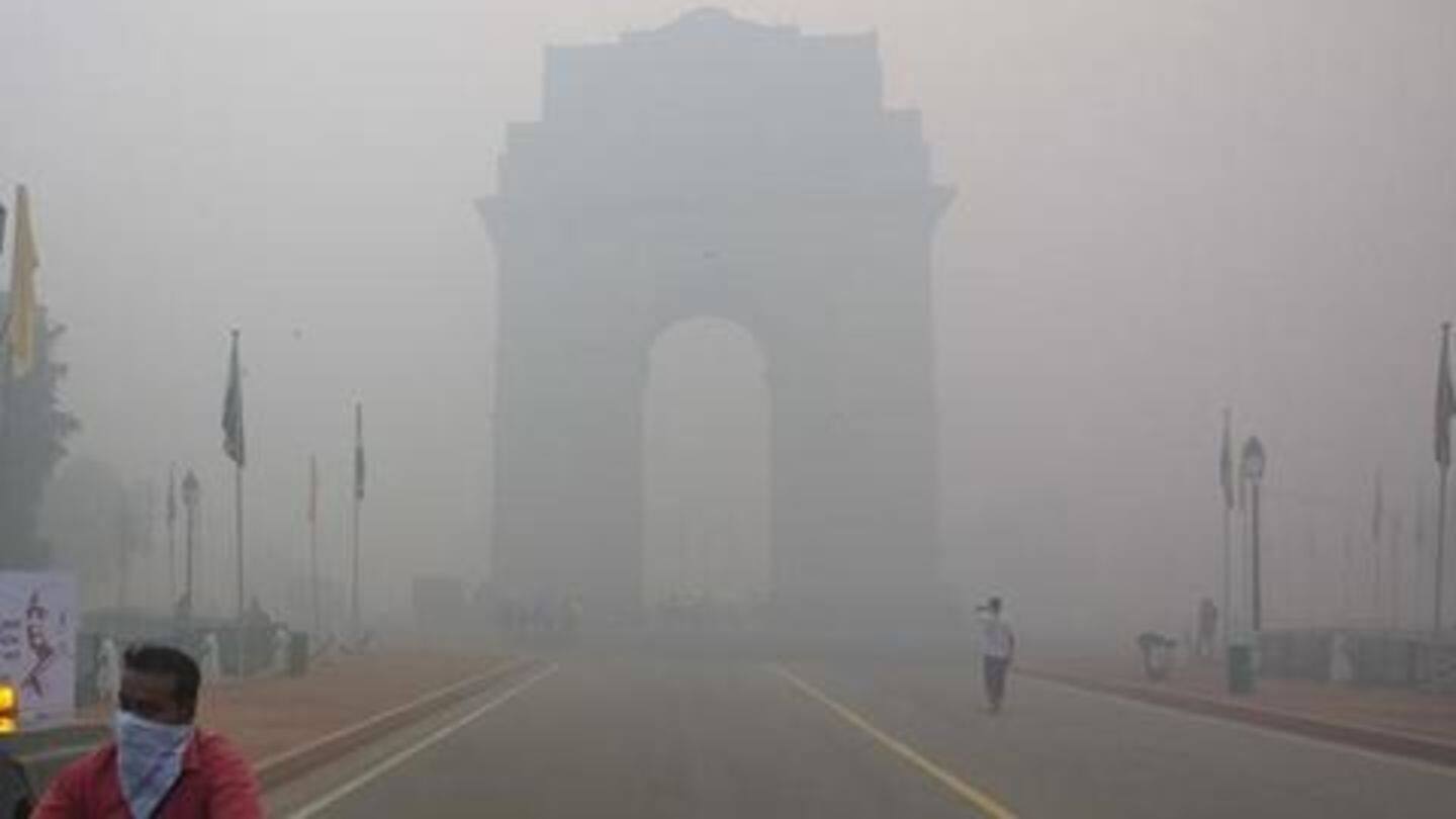 Delhi: Air pollution breaches 'hazardous' category, PM10 at 900-mark