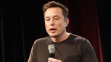 Tesla to remain public, Elon Musk announces