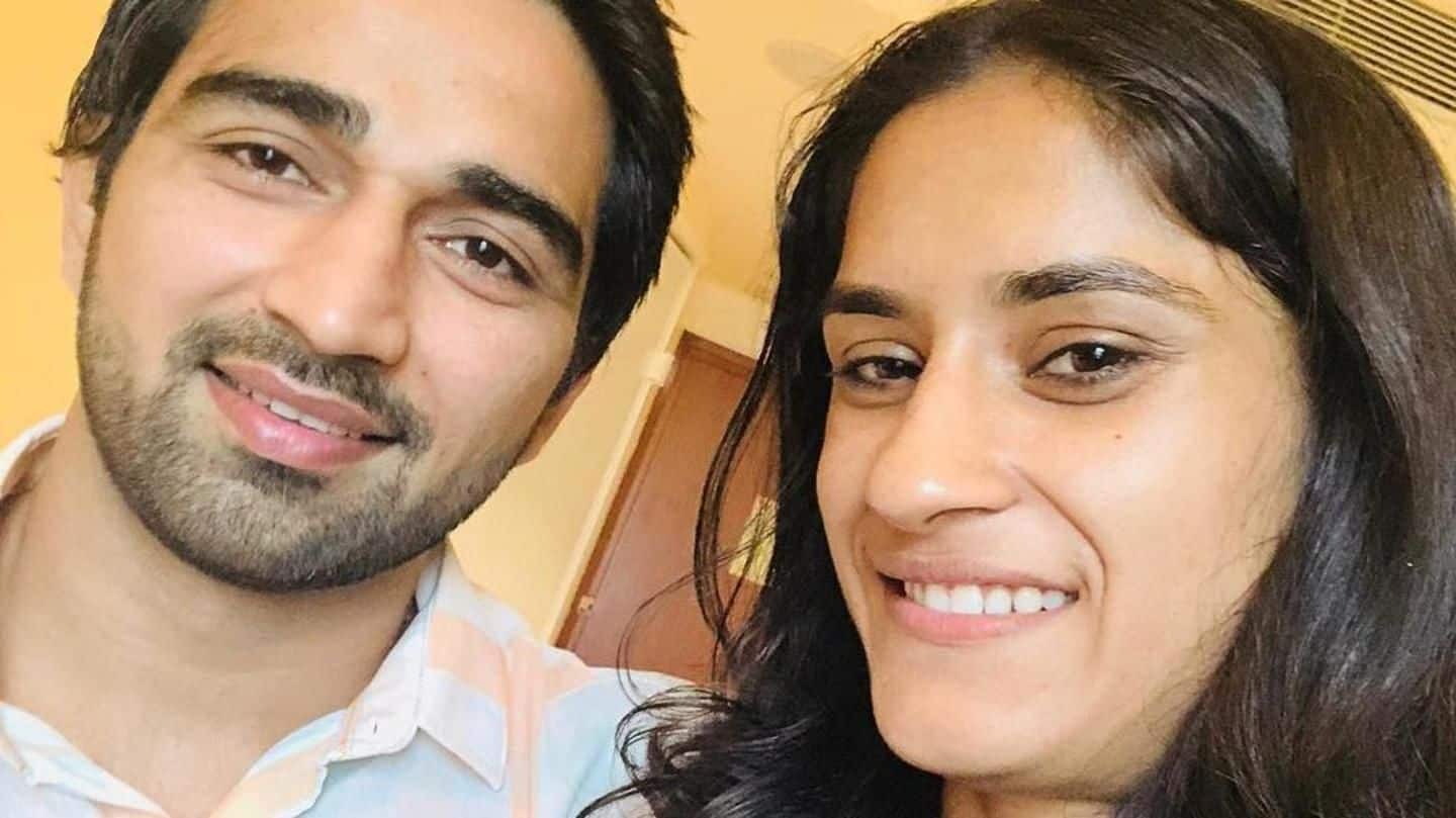 Asian Games gold medalist Vinesh Phogat gets engaged at airport