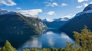 Pesona Fjord Norwegia yang Bikin Hati Tenang