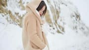 Gaya musim dingin: Memadukan pakaian netral untuk tampilan elegan