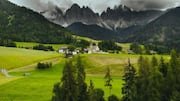 Berwisata ke Desa Alpen dan Danau di Swiss