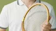 Mengapa pemain tenis sering memakai pakaian putih?