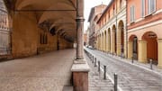 Mengunjungi Portiko-Portiko Bersejarah di Bologna, Italia