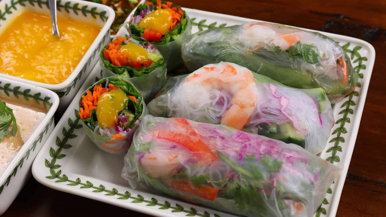 Tutorial Dalam Menyajikan Vegan Rice Paper Roll Khas Vietnam