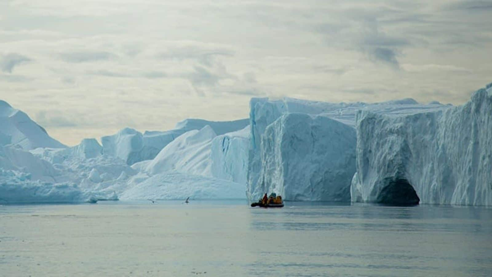 Menjelajahi Keindahan Ilulissat Icefjord, Greenland