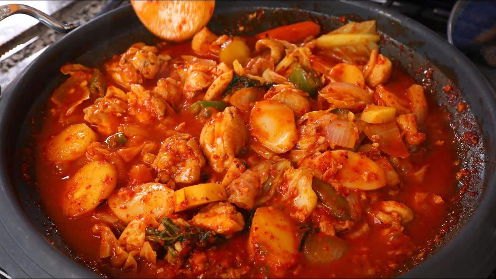 Kimchi tofu tumis pedas ala Korea: Panduan memasak praktis