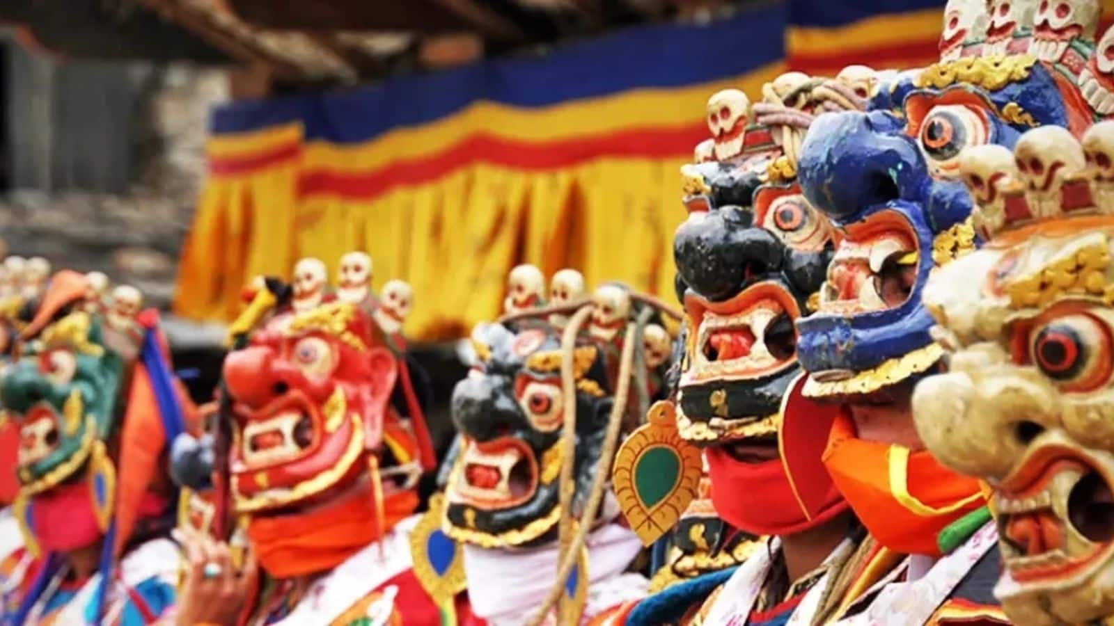 Menikmati Festival Tshechu di Bhutan