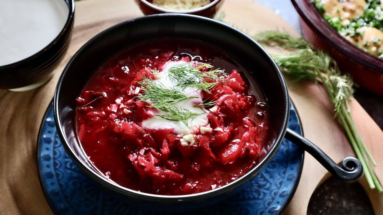 Panduan Dalam Menyajikan Borscht Khas Ukraina Tanpa Tambahan Telur