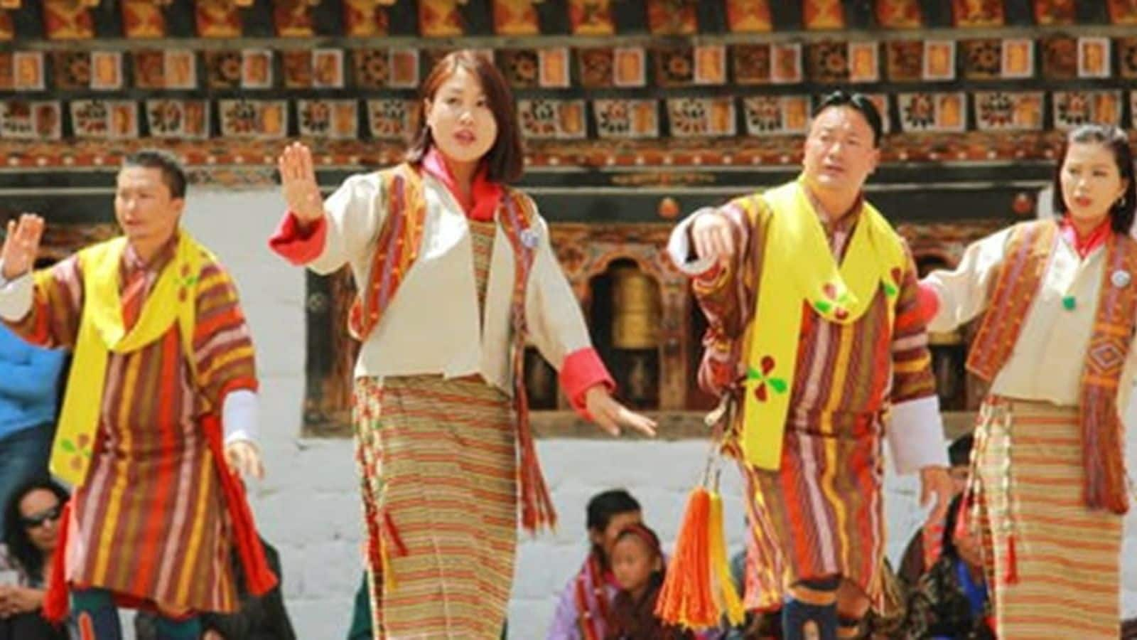 Busana Tradisional Bhutan: Keindahan Dan Sejarah