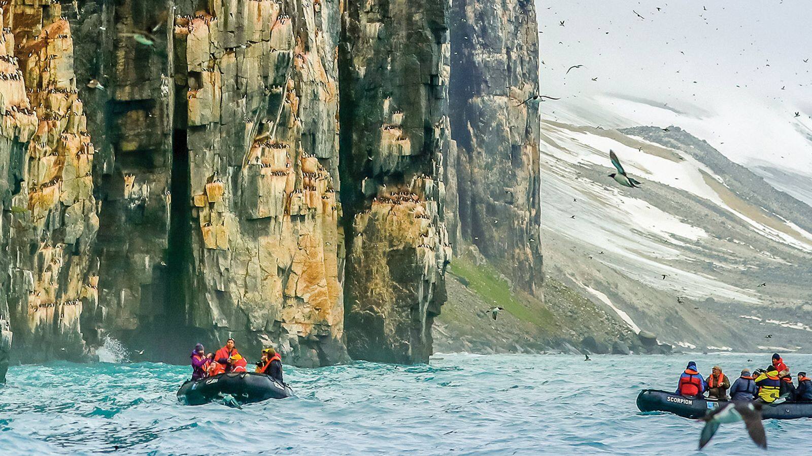 Menjelajahi Keindahan Alam Svalbard, Norwegia