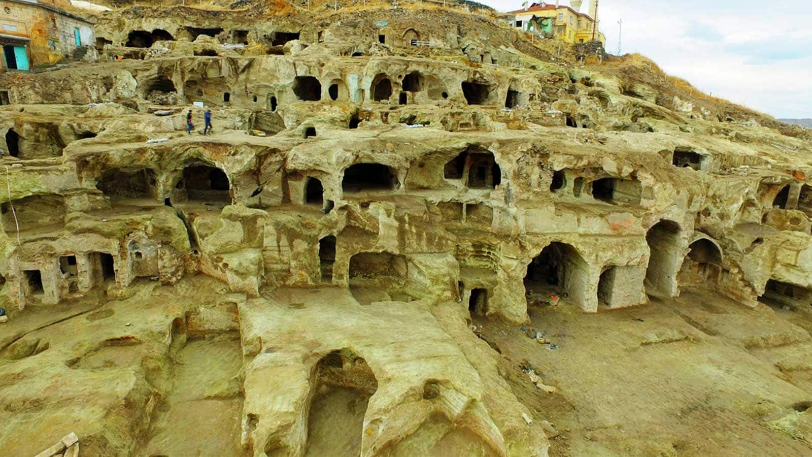 Menjelajahi Kota Bawah Tanah Cappadocia, Turki