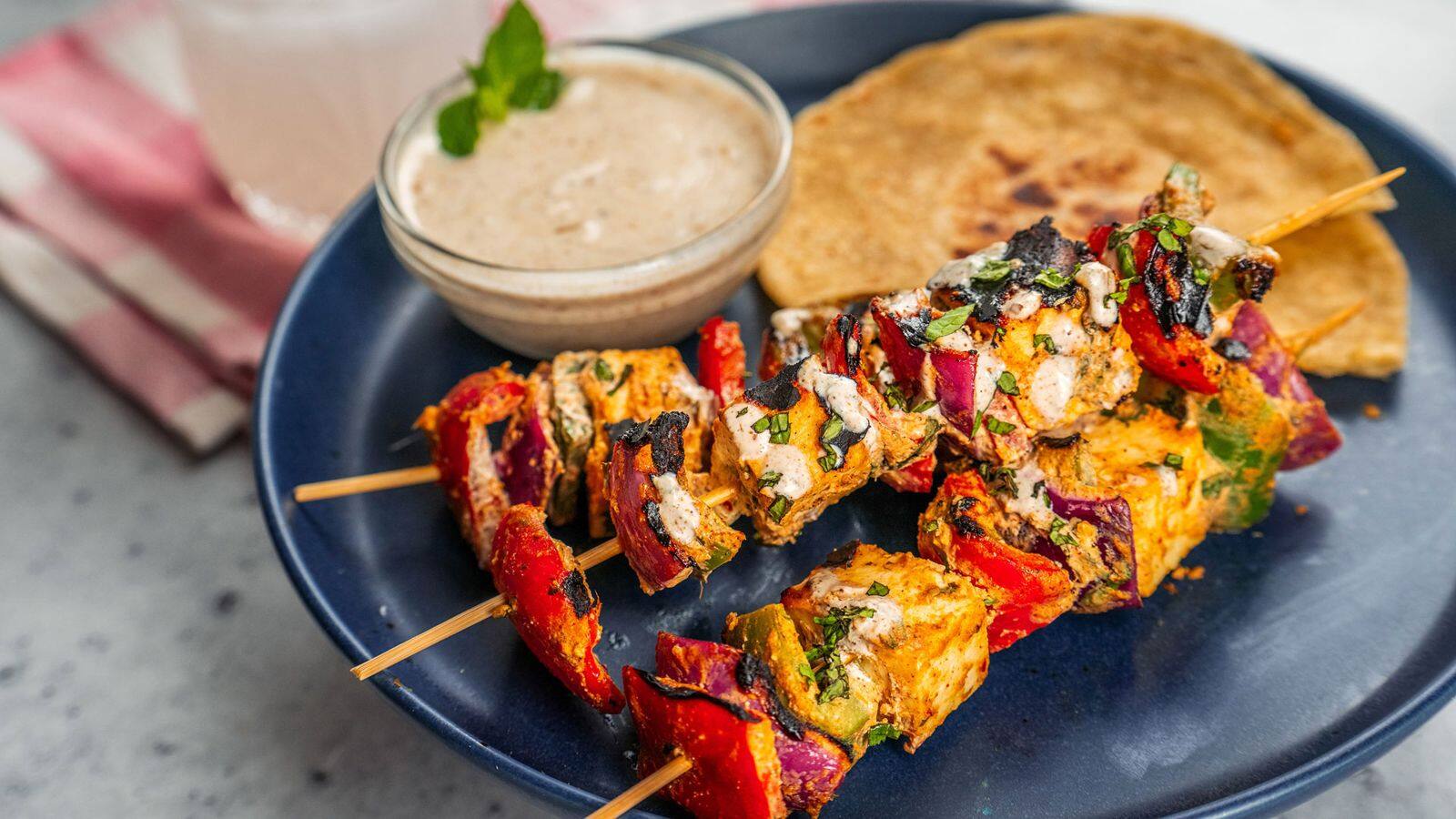 Panduan Dalam Menyajikan Paneer Tikka Skewers Ala India